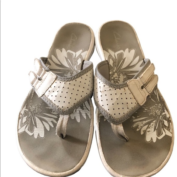 Clarks Adjustable Sporty White Thong Summer Flip Flop Sandal Size 8M Summer Fun - Picture 1 of 5